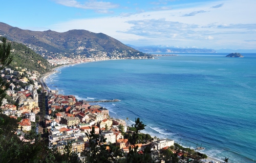 Immagine con mare, panorama, case, costa, isola, golfo, cielo, acqua, borgo, montagne, blu, azzurro, città