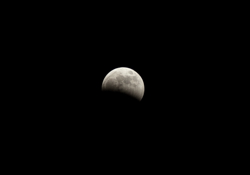 Immagine con luna, nero, crateri, bianconero, notte, cielo, bianco, satellite, luce